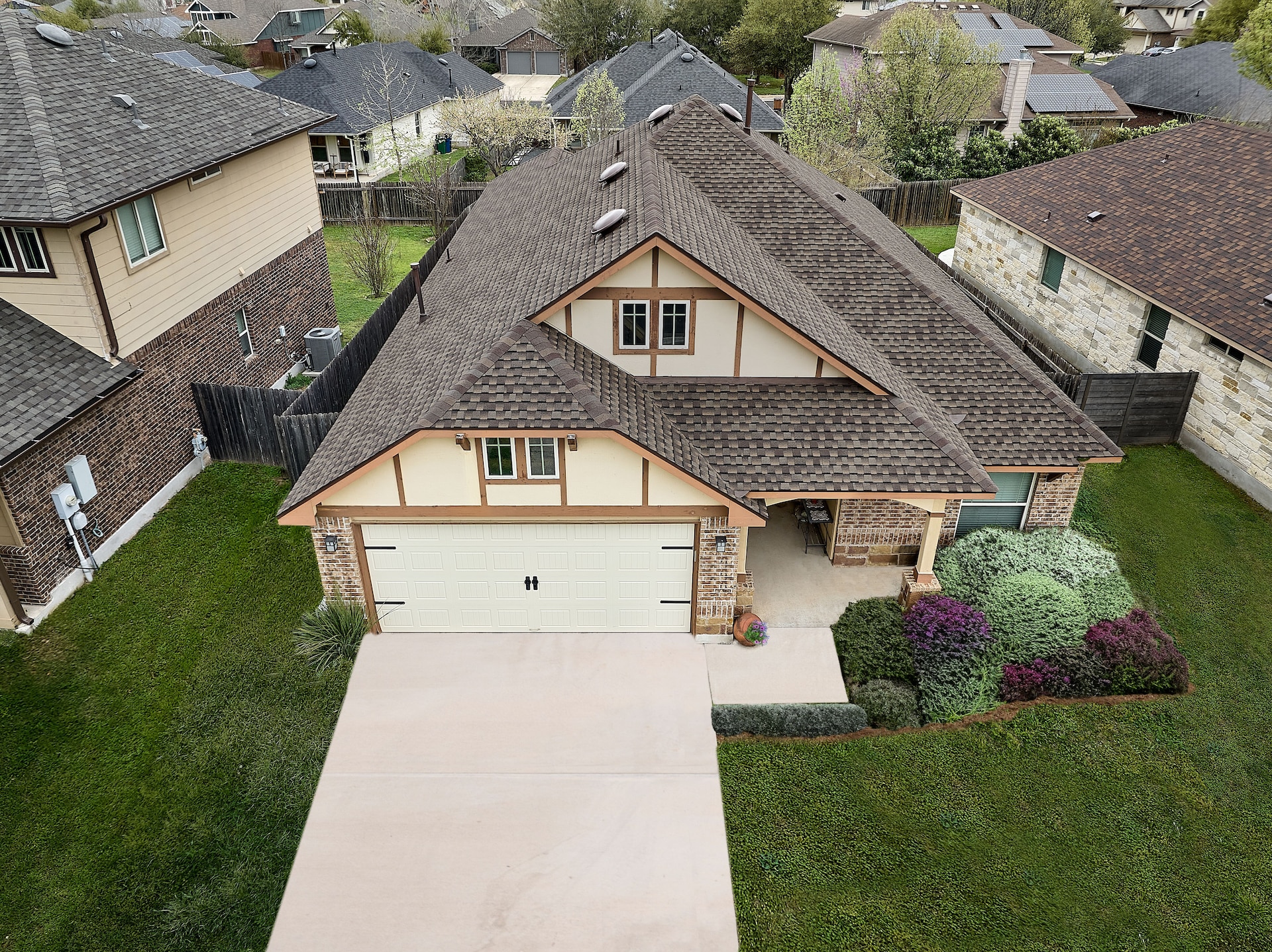 GAF Timberline UHDZ Class 4 Impact-Resistant Shingles on the roof of a Texas home. 